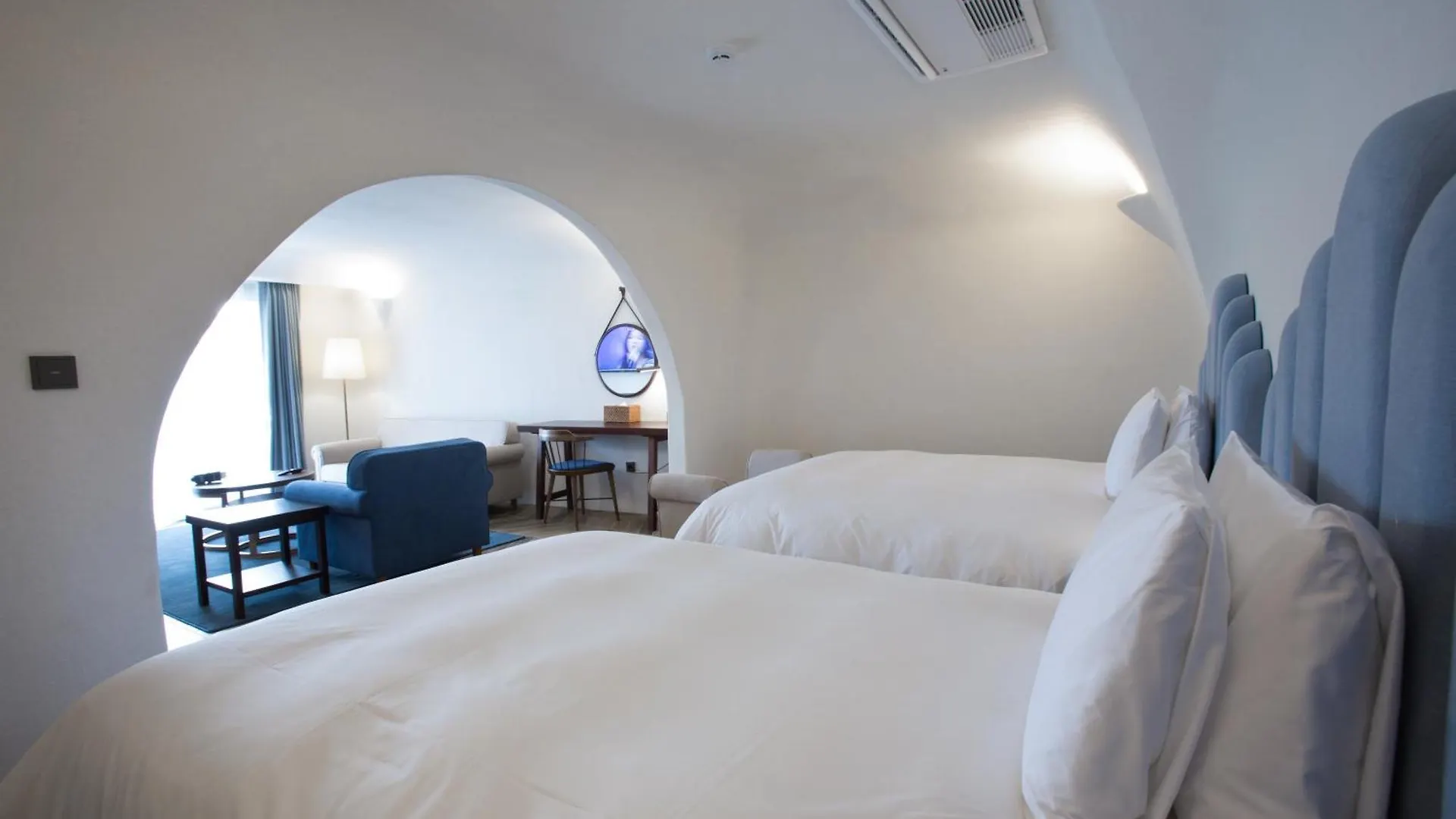 Ecoland Hotel Jeju 5*,